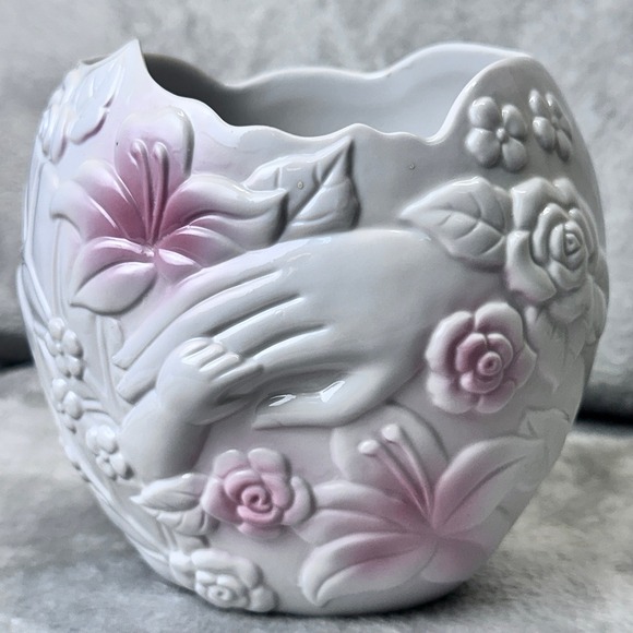 Vintage Heart Vase Floral Hands Mother Child 1985 FTD Taiwan Ceramic Pink Roses - Picture 4 of 6